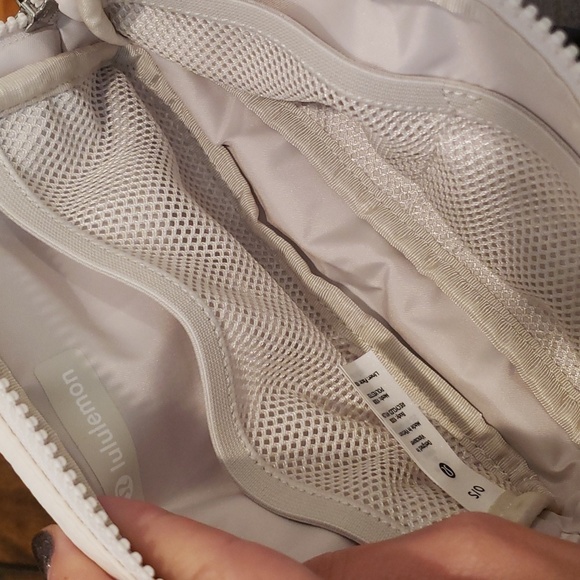 NWOT white opal everywhere belt bag - Picture 10 of 10